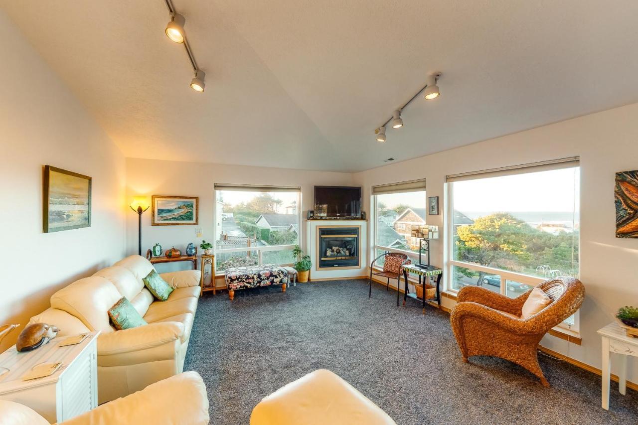 Js Beach House Lincoln City Exterior photo